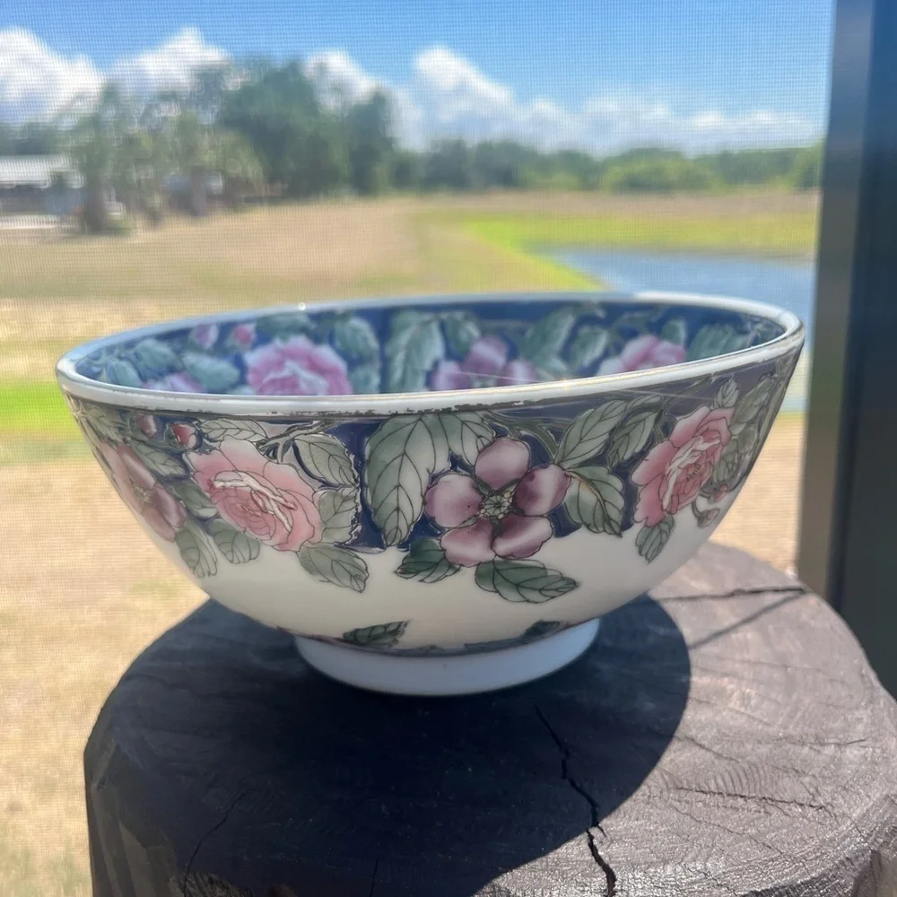Andrea by Sadek Round serving plate, tall, with floral pattern
